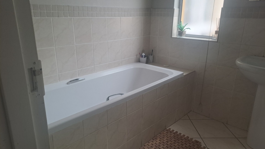 2 Bedroom Property for Sale in Beacon Bay Eastern Cape